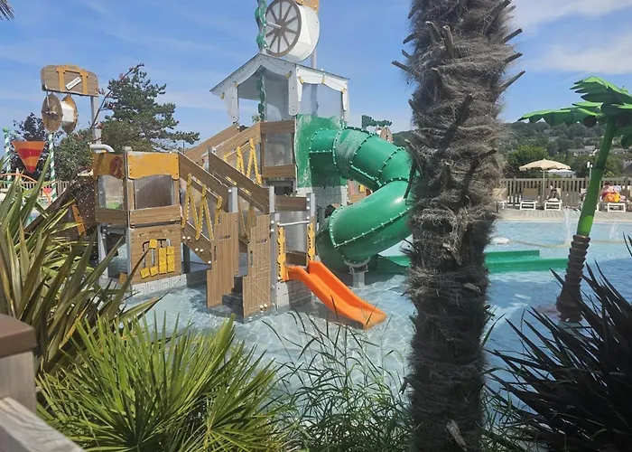 Κάμπινγκ Mobil-home 4 Personnes Dans 5 Etoiles Proche De La