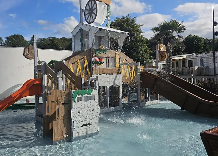 Mobil-home 4 Personnes Dans 5 Etoiles Proche De La *