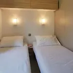 Mobil-home 4 Personnes Dans 5 Etoiles Proche De La *