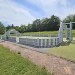 Mobil-home 4 Personnes Dans 5 Etoiles Proche De La *