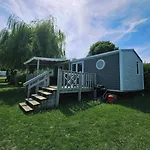 Mobil-home 4 Personnes Dans 5 Etoiles Proche De La مكان تخييم *
