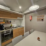 Mobil-home 4 Personnes Dans 5 Etoiles Proche De La مكان تخييم