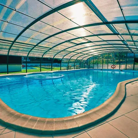 Mobil-home 4 Personnes Dans 5 Etoiles Proche De La