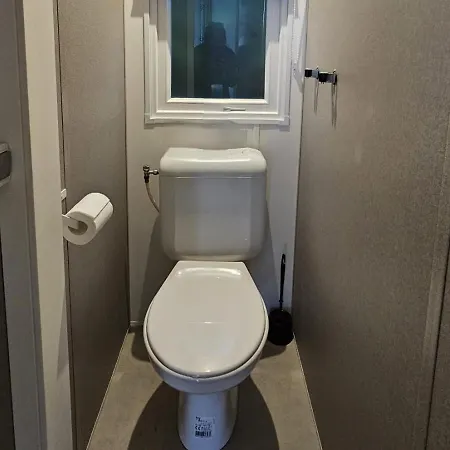 Mobil-home 4 Personnes Dans 5 Etoiles Proche De La Κάμπινγκ