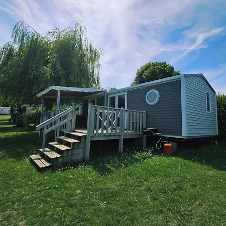 Mobil-home 4 Personnes Dans 5 étoiles Proche De La Camping *
