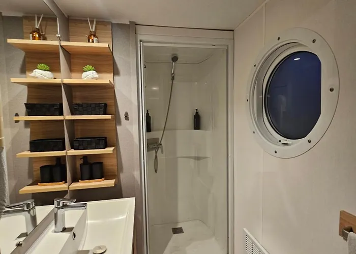 Mobil-home 4 Personnes Dans 5 Etoiles Proche De La *